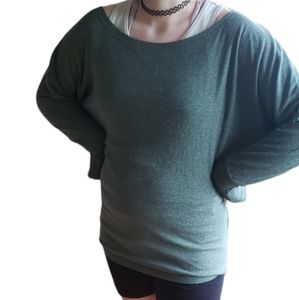 Infitty. Size small. Long Sleeves. Green. Shirt (sku 365)